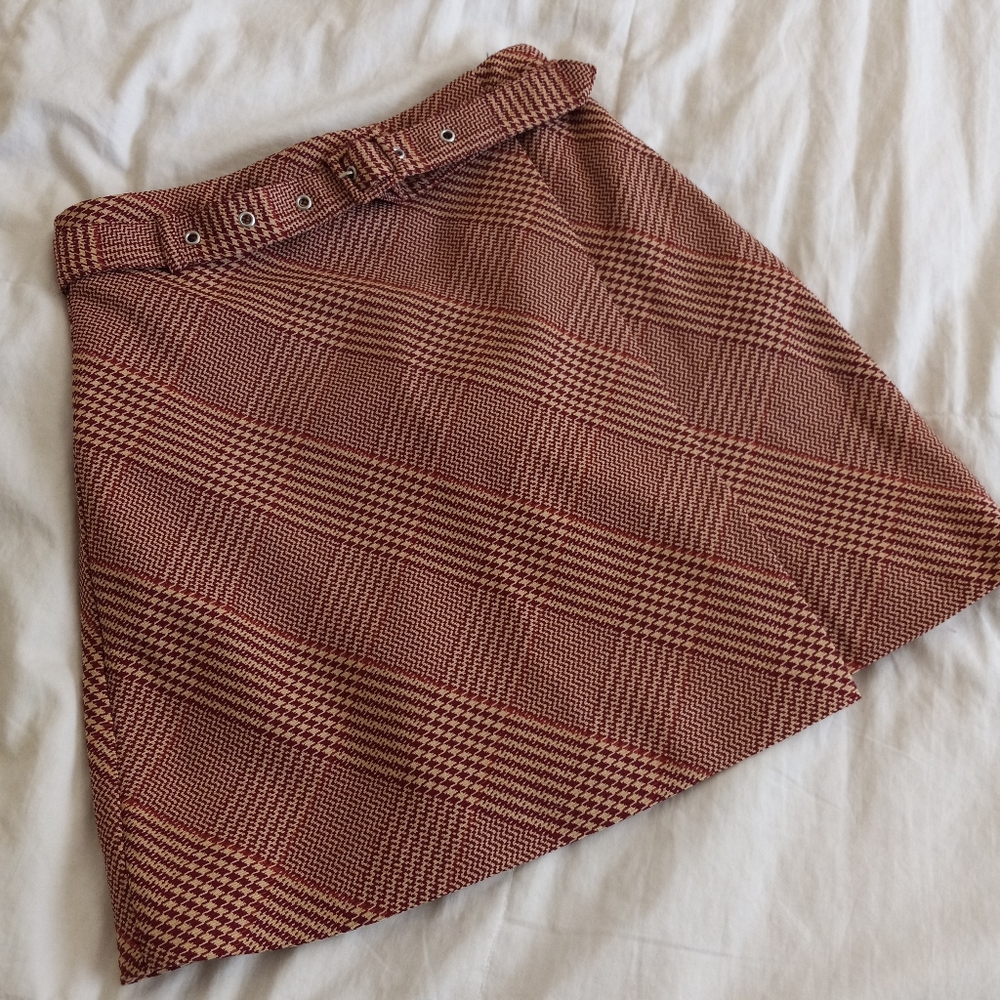 H&M high waisted belted mini skirt 2
